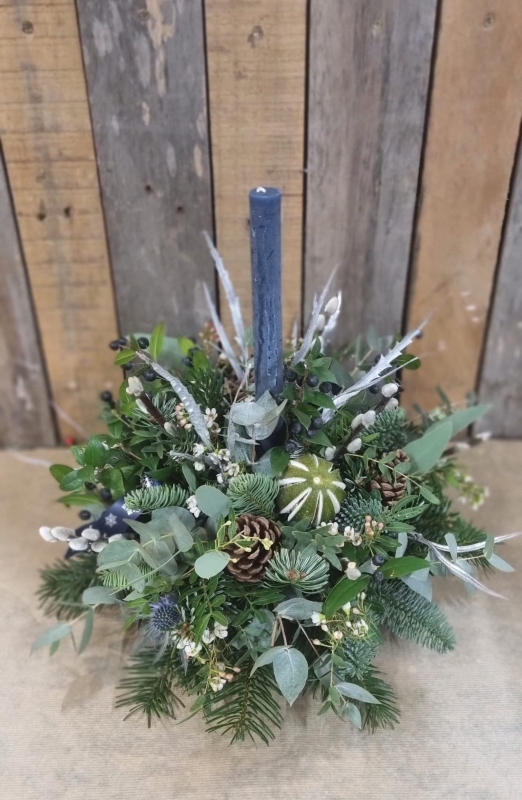 Christmas Dinner Candle Arrangement