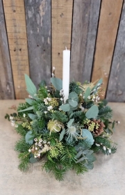 Christmas Dinner Candle Arrangement